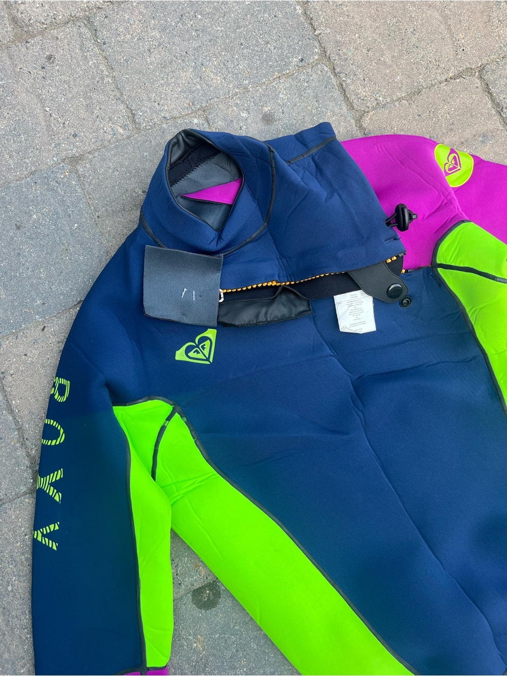 Roxy women’s 3/2 chest zip Full Wetsuit - Picture 2 of 7